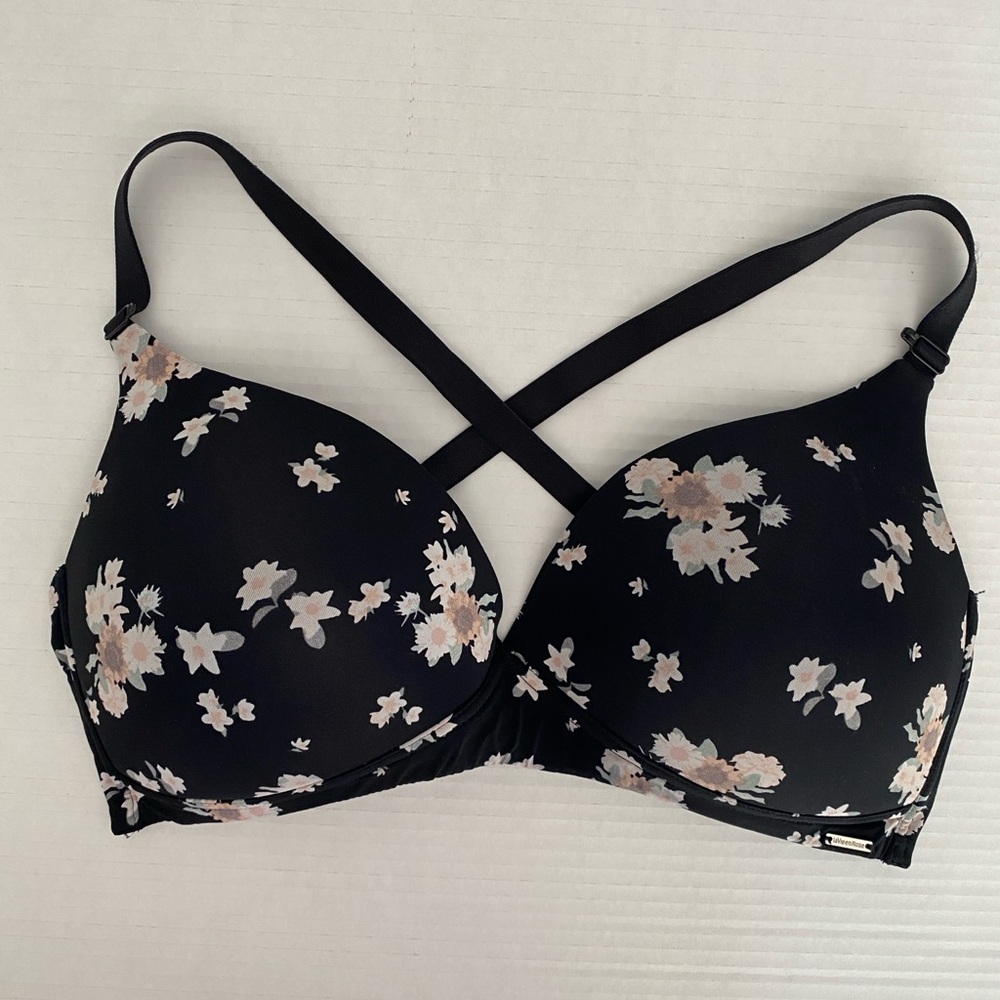 La Vie En Rose Black Floral Cross-Back Bra